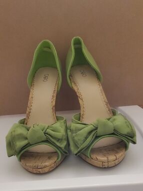 [Never Worn]Cato Green Peep-Toe Design & Cork Heels With Bow Accent